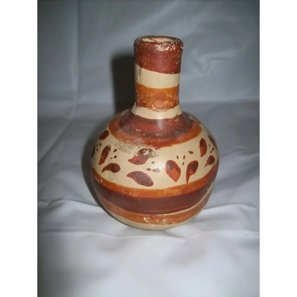 Small Handmade Vase Mexico Pottery -081041